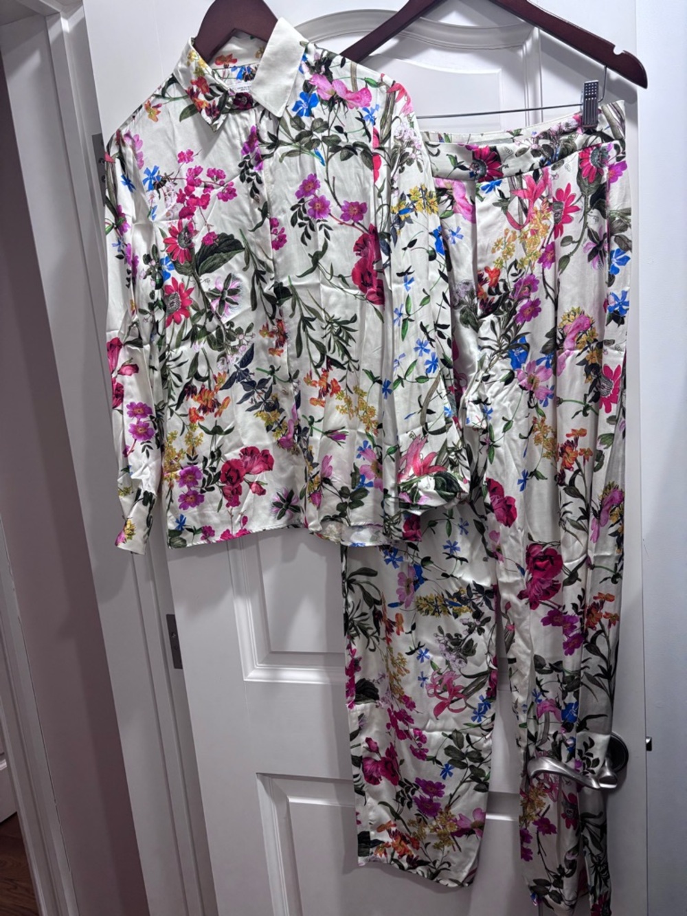 Zara Women’s two piece floral silk set size XS-S